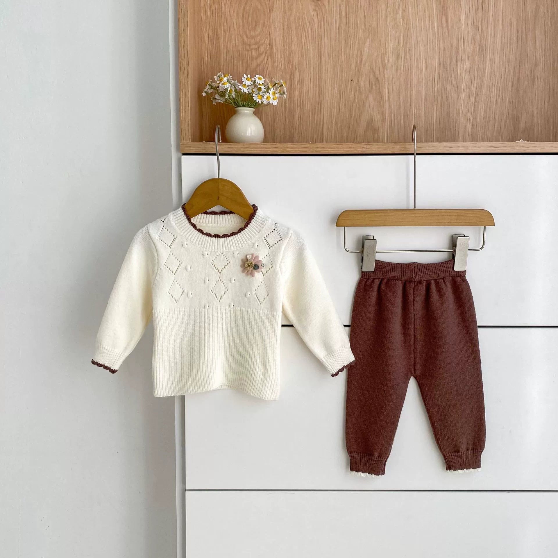 Arrival Autumn Baby Girls Long Sleeves Geometric Pattern Knitted Top Sweater and Long Trousers Clothing Set