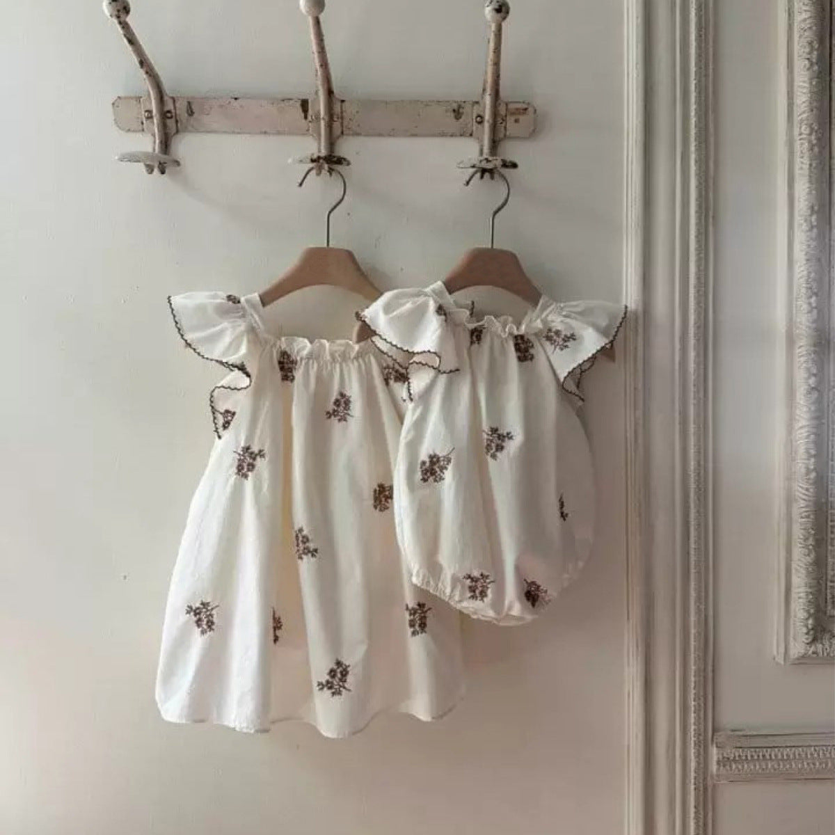 Summer Hot Selling Baby Kids Girls Fly Sleeves Flowers Pattern Embroidered Princess Onesies