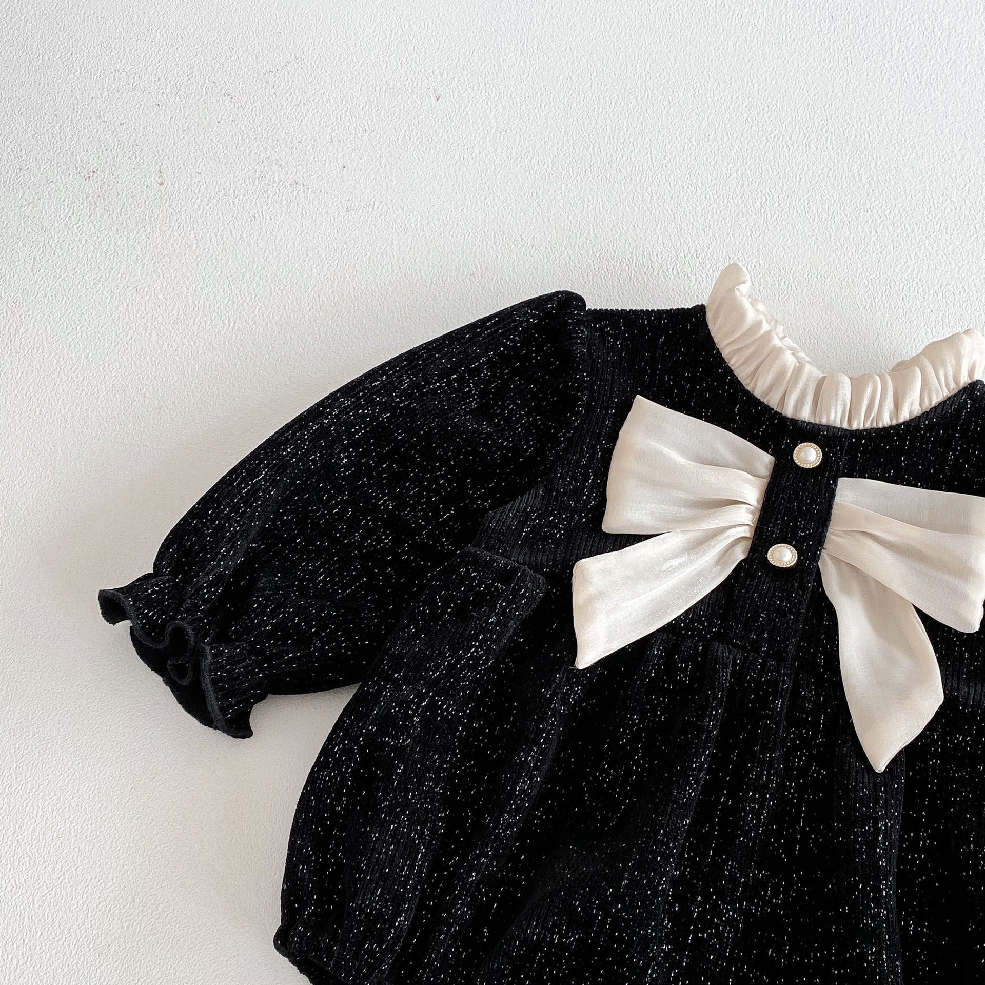 Autumn Arrival Baby Girls Long Sleeves Butterfly-bow Decorated Ruffle Neck Onesies