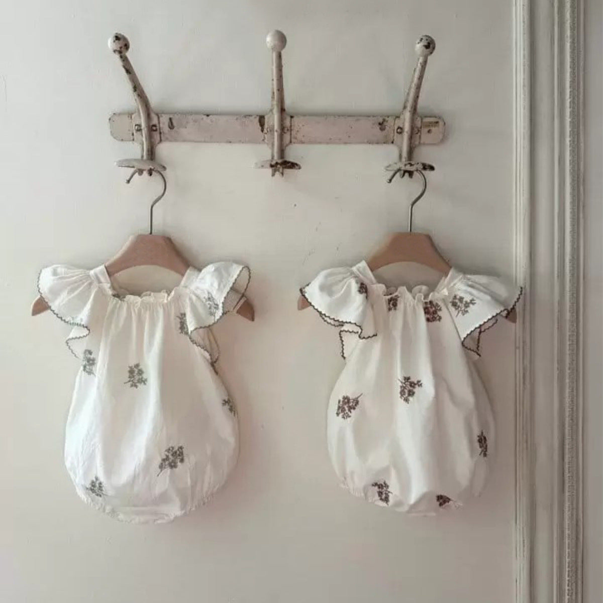 Summer Hot Selling Baby Kids Girls Fly Sleeves Flowers Pattern Embroidered Princess Onesies