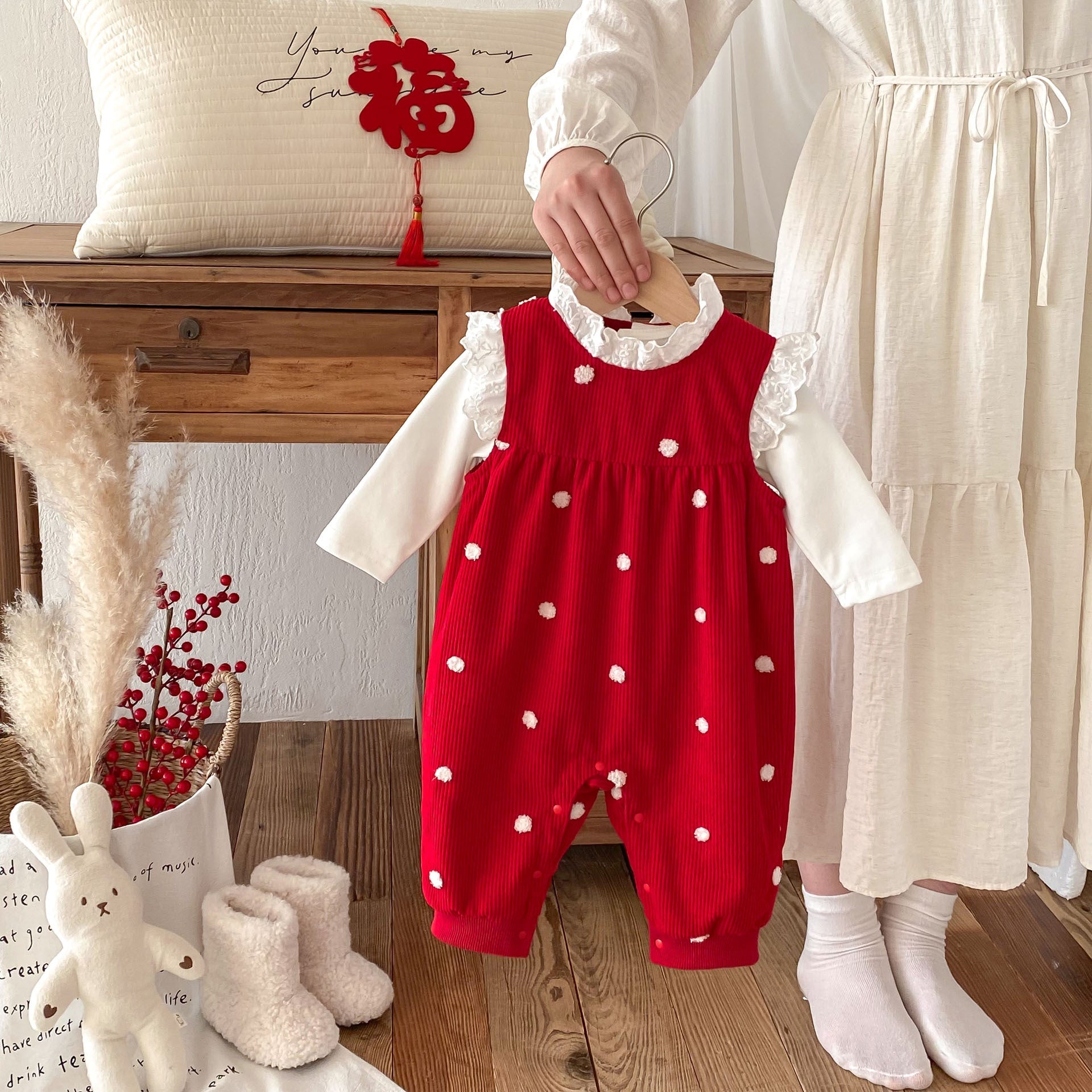 Sping and Winter Arrival Baby Cute Polka Dots Warm Fleece Sleeveless Rompers Vest
